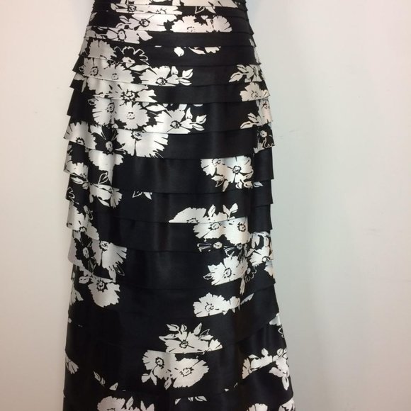 JS Collections Black and White Gown - Picture 4 of 9